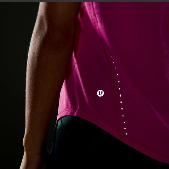 Lululemon High-Neck Running and Training T-Shirt
Sonic Pink - Picture 5 of 10